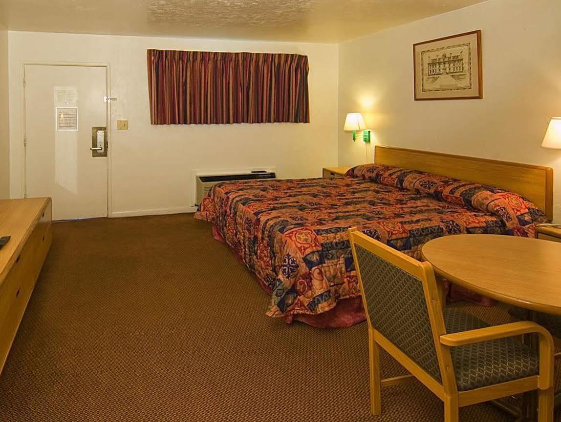America'S Best Value Inn - Ґейнсвілл Екстер'єр фото